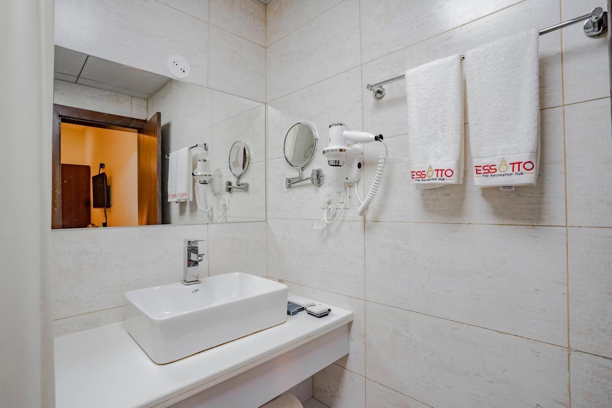 Essotto Recreation Hub Hotel Bengaluru Szoba fotó